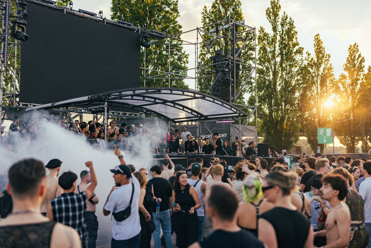 Loading... just a sec